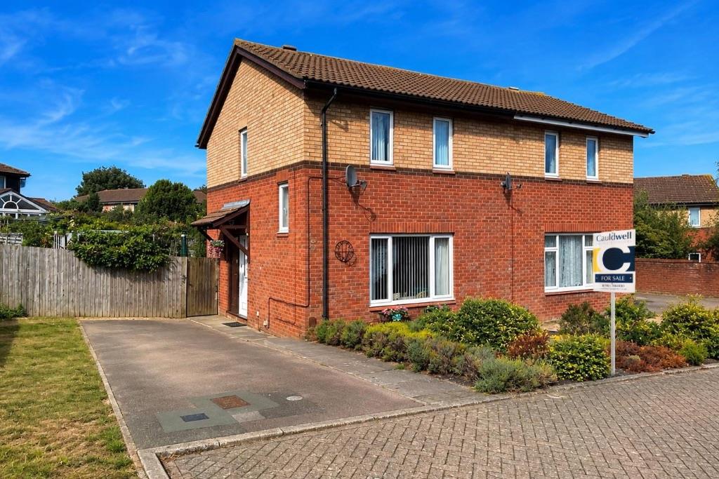2 bed property in Kemble Court, Milton Keynes